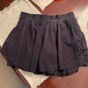 Lululemon court rival skirt